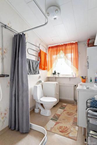 Shower, Ein Zuhause zum Wohlfuhlen in Olofstrom