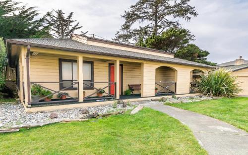 A szálláshely kívülről, Gold Beach Inn and Ireland's Rustic Lodge in Gold Beach (OR)