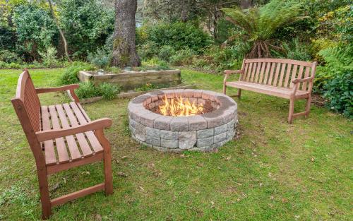 Seadmed, Gold Beach Inn and Ireland's Rustic Lodge in Gold Beach (OR)