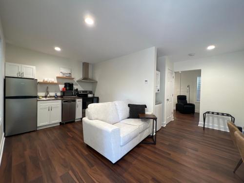 1BR Near Downtown & Mountain Goat Coffee in Greenville, USA