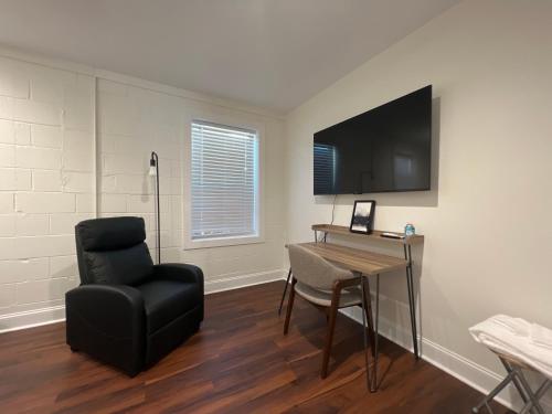1BR Near Downtown & Mountain Goat Coffee in Greenville, USA