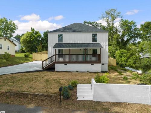 5BR 4B Huge Space with 2 Level Game Barn in Greenville, Vereinigte Staaten von Amerika