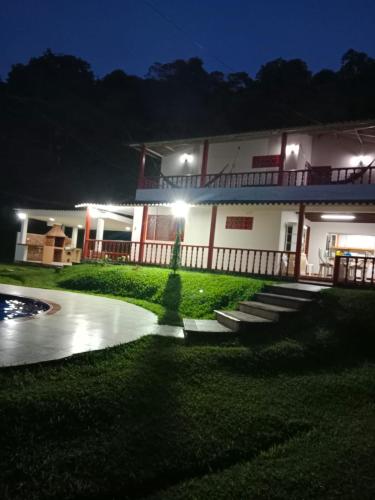 Casa Campestre Privada El Reposo con piscina y WIFI