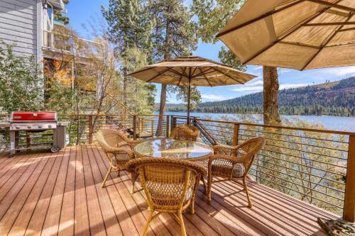 Lake Front Family Home at Donner