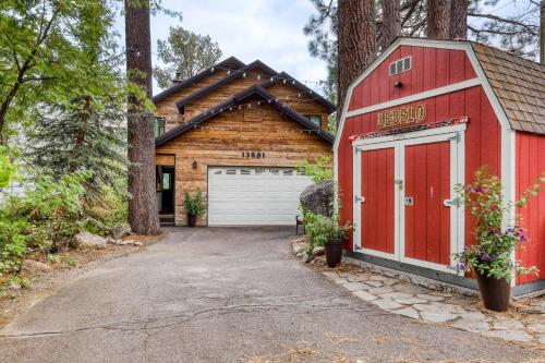 Lake Front Family Home at Donner