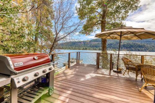 Lake Front Family Home at Donner