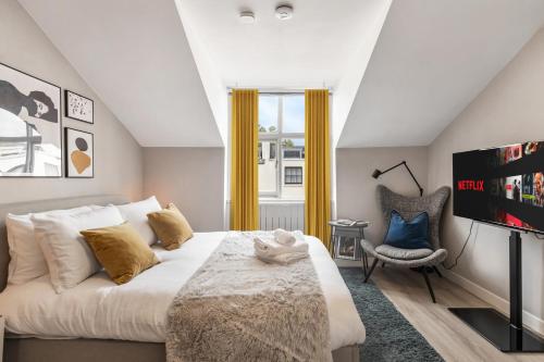 Cozy & Welcoming Studio Apartments in Premium Hyde Park Location - image 2