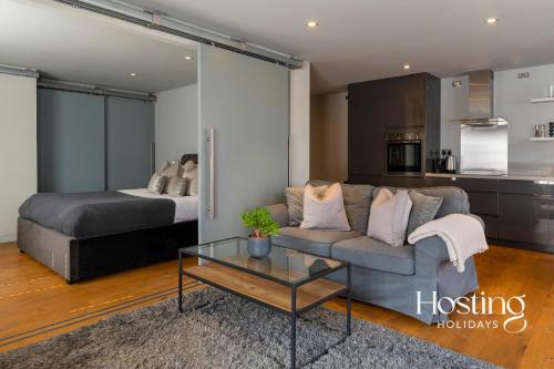 Modern Luxury Apartment In The Heart of Henley