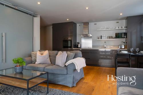 Modern Luxury Apartment In The Heart of Henley