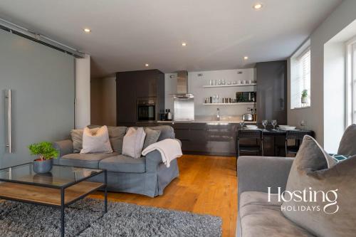 Modern Luxury Apartment In The Heart of Henley