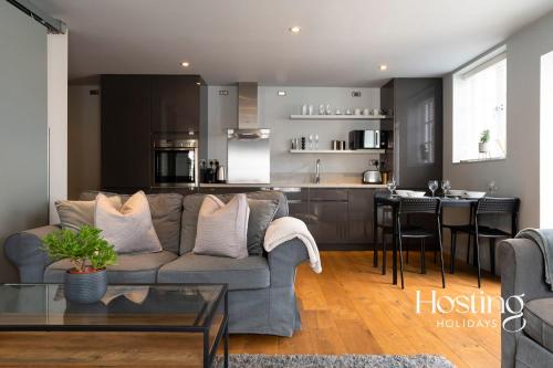 Modern Luxury Apartment In The Heart of Henley