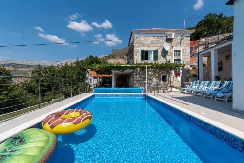 Four-Bedroom Holiday Home