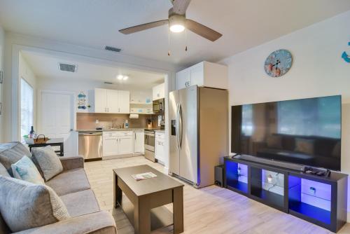 Sunny Gulfport Home Walk to Art District and Beach!