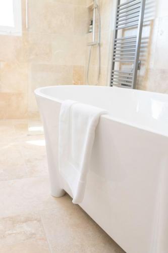 Vannas istaba, Unique guest room in the heart of Provence "The Secret of the Stones" in Lancon-Provence