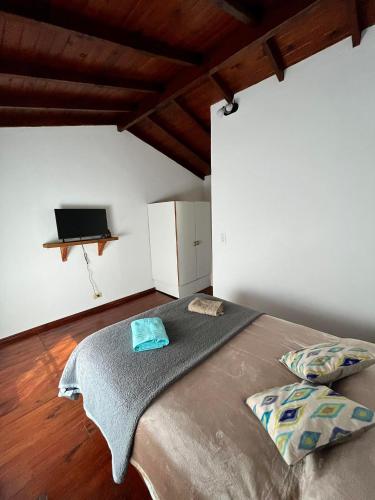 One-Bedroom Apartment image 9