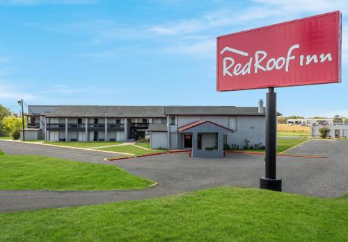 . Red Roof Inn Madisonville