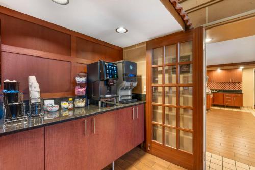 Best Western Plus White Bear Country Inn - image 14