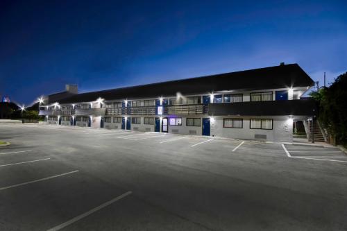Motel 6 Columbus OH - OSU North - image 8