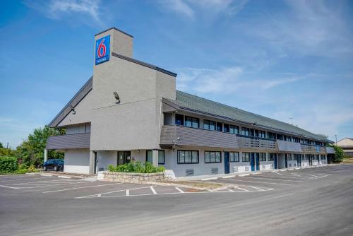 Motel 6 Columbus OH - OSU North - main image