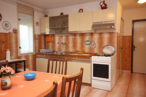 Two-Bedroom Apartment with Terrace image 6