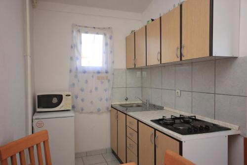 One-Bedroom Apartment with Balcony and Sea View image 6