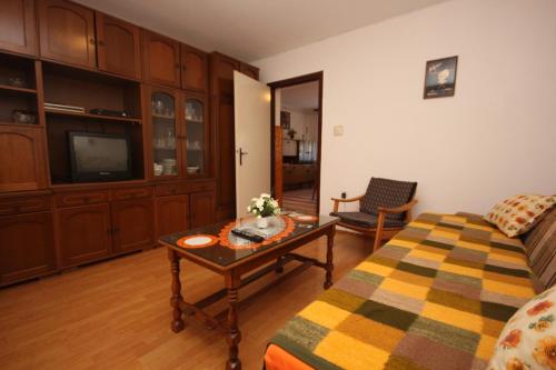 Two-Bedroom Apartment with Terrace image 10