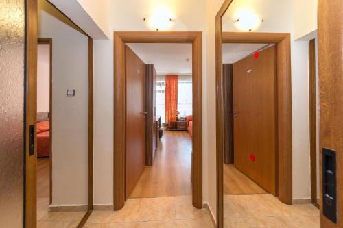 Hotel Venus – Sunny Beach, WY