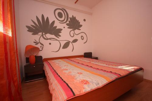 One-Bedroom Apartment with Balcony and Sea View image 9