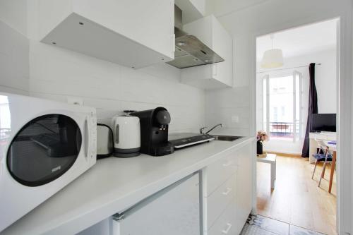Kitchen, Charming and Cosy studio Levallois in Levallois-Perret