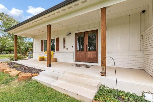 Pool Table, Fireplace, Patio, Office in Tulsa, USA