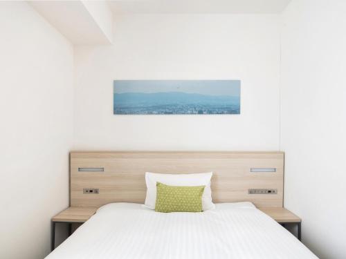Double Room with Small Double Bed - Non-Smoking - No Daily Cleaning image 10