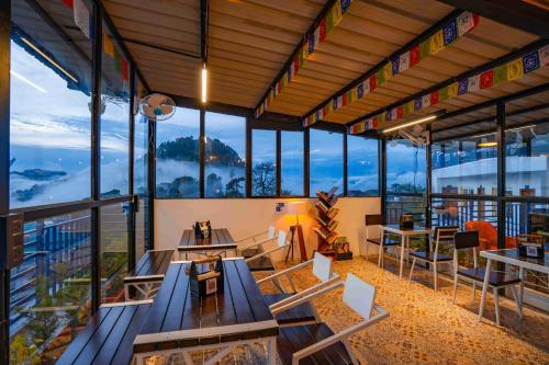 Restaurant, Shalom Backpackers Mussoorie in Mussoorie