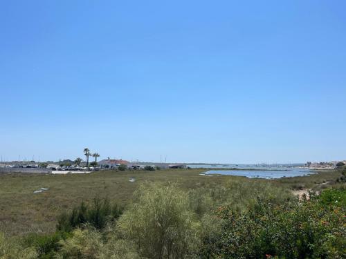 Chalet en primera línea de una planta con piscina privada y acceso directo a la playa Chalet en primera línea de una planta con piscina privada y acceso directo a la playa