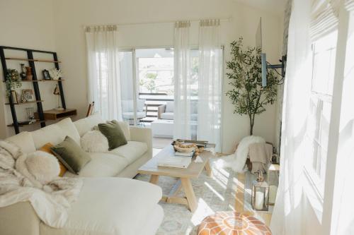 3 Br Beach Retreat - Family Friendly &amp; Walkable, 4* Luxury 