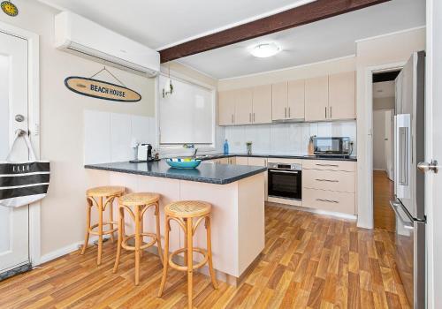 Paradise on Jones Beach Kiama - Beachfront unit direct beach access & best views