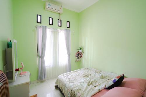 2 Bedroom Cozy House in Lombok
