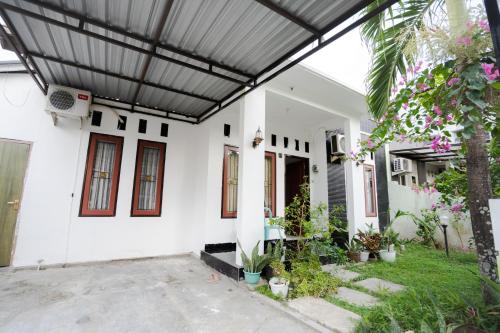 2 Bedroom Cozy House in Lombok