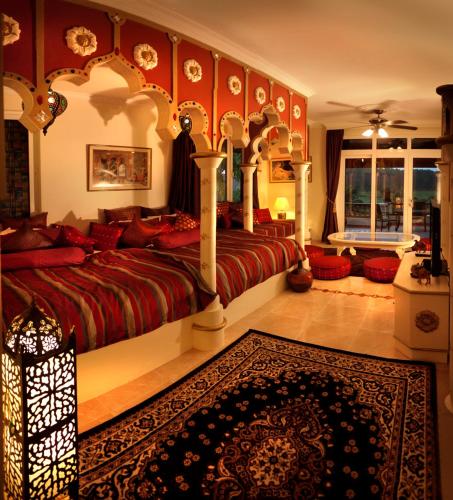 2 queen beds