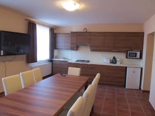 Tavi Feszek Vendeghaz in Bank