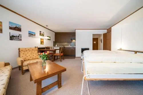 6304 Preislich attraktives Studio mit Suedbalkon am Wanderweg in Vulpera, Schweiz