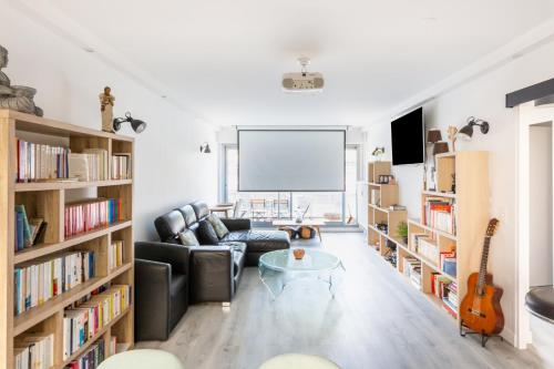 Appartement avec balcon au Canal Saint-Martin