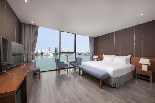 Suite, vista sul fiume