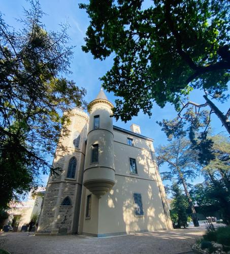 Rare en ville! Charmant Château pour 4 personnes- Piscine- Parc