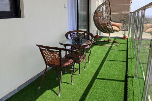 Lovely 3 bedroom with a view of the park