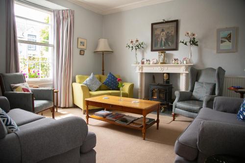 Cnapan Guest House - image 13