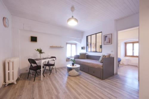 Cabana & Entre 2 Lacs / Résidence Montfort (1535) (Cabana & Entre 2 Lacs / Residence Montfort (1535)) in Rumilly
