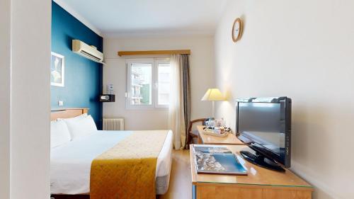 Lucy Hotel in Chalkida