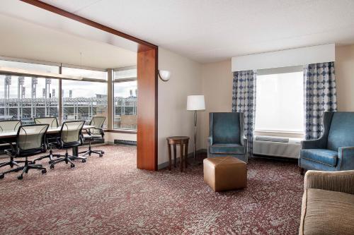 Hilton Garden Inn Cleveland Downtown - image 6