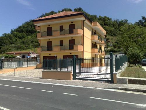 Зовнішній вигляд готелю, Luxury Apartment Vanacore in Кастельнуово Клієнте