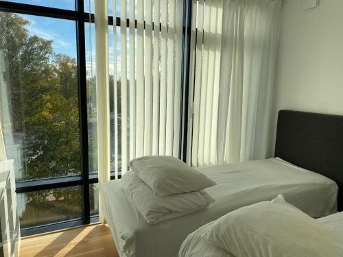 Exclusive 2 level Etage next to Arlanda-City Metro